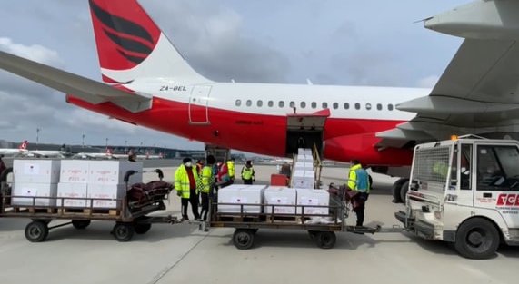 Rumania i dhuron Shqiperise 150 mije doza vaksine antiCOVID